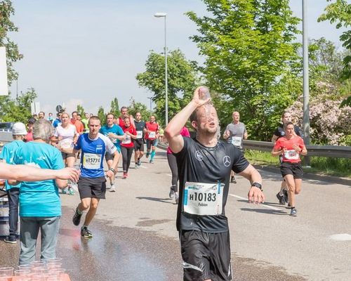 Sicher durch den Sommer: Hitzeschutz für die Leichtathletik-Praxis